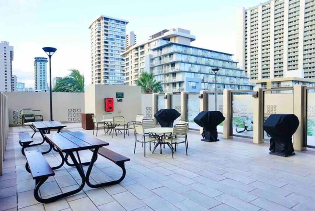 Апартаменты 1508- Heart Of Waikiki With Kitchen-Free Parking-King Bed-Corner Unit Гонолулу Экстерьер фото